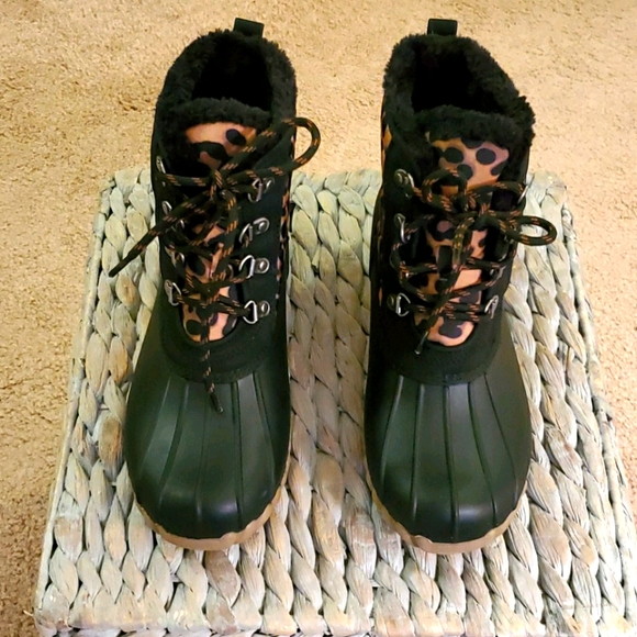 Bare Traps Duck Boots - Picture 2 of 15